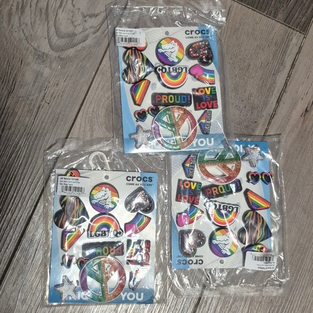 Crocs Jibbitz Low & Love 5-Pack Pride Rainbow Shoe Charms Lot of 3 Packs NEW